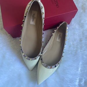 Valentino Garavani Patent Rockstud Ballet Flat
